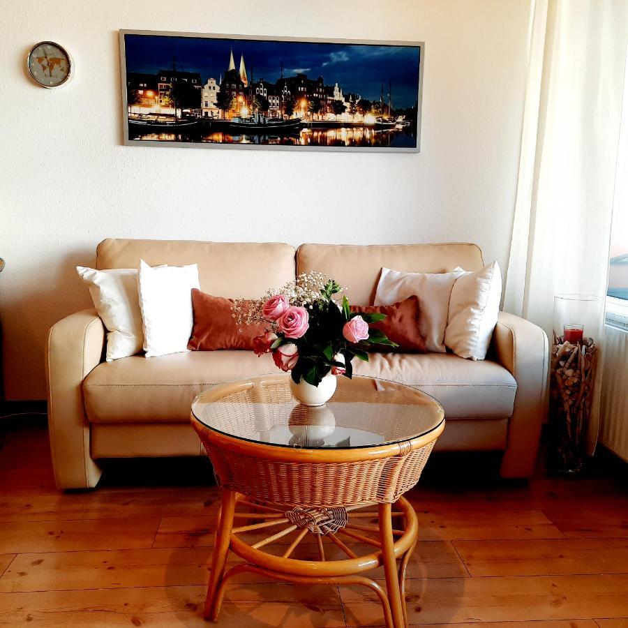 Apartment 3 Minuten Zu Fuss Zum Meer Lubecca Esterno foto